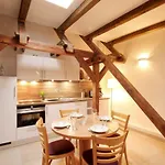 Apartment Bellevue Premium By Rujana